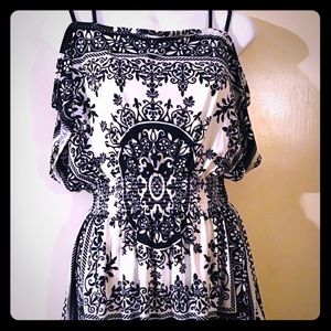 🌟New Listing🌟 Beautiful Top!